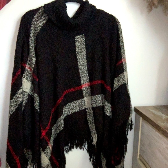 Black Burberry looking Poncho - Picture 1 of 2